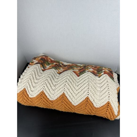 VTG Retro Crochet Blanket Handmade Zig Zag Chevron Colorful boho Fall Deco - Picture 5 of 6